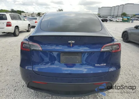 2022 Tesla Model Y z USA, uszkodzony, nr VIN 7SAYGDEF8NF465334